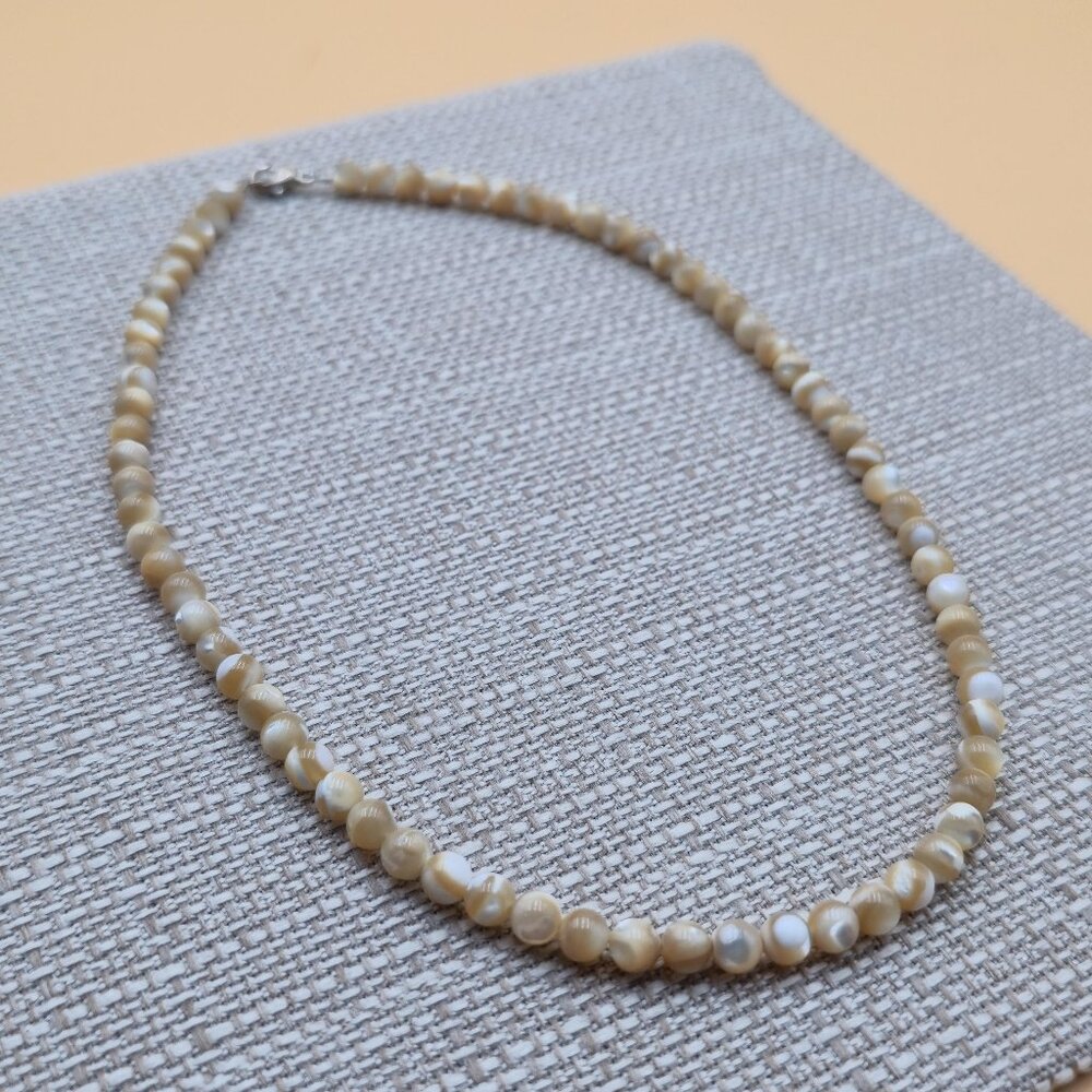 16.5 Inch Sterling Silver Cream Biege White Shell Necklace B738 - Picture 1 of 6